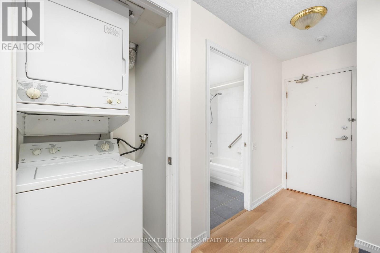 #505 - 140 Bathurst Street Property Photo 23