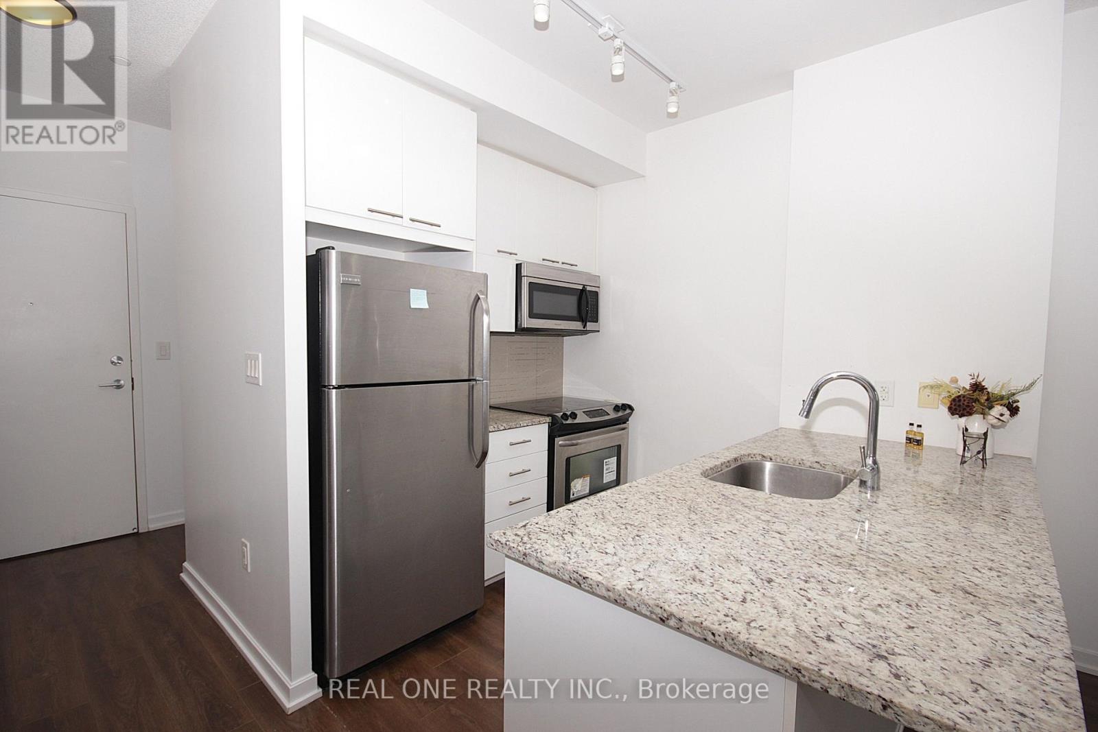 2611 - 66 Forest Manor Road Property Photo 8