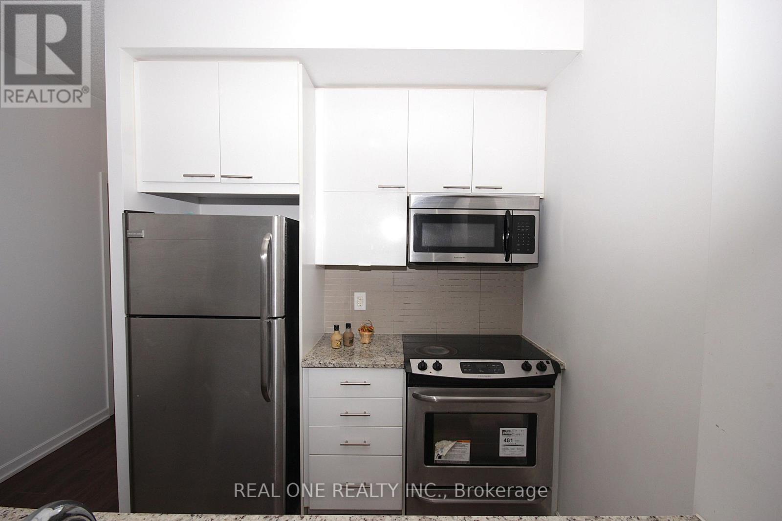 2611 - 66 Forest Manor Road Property Photo 10