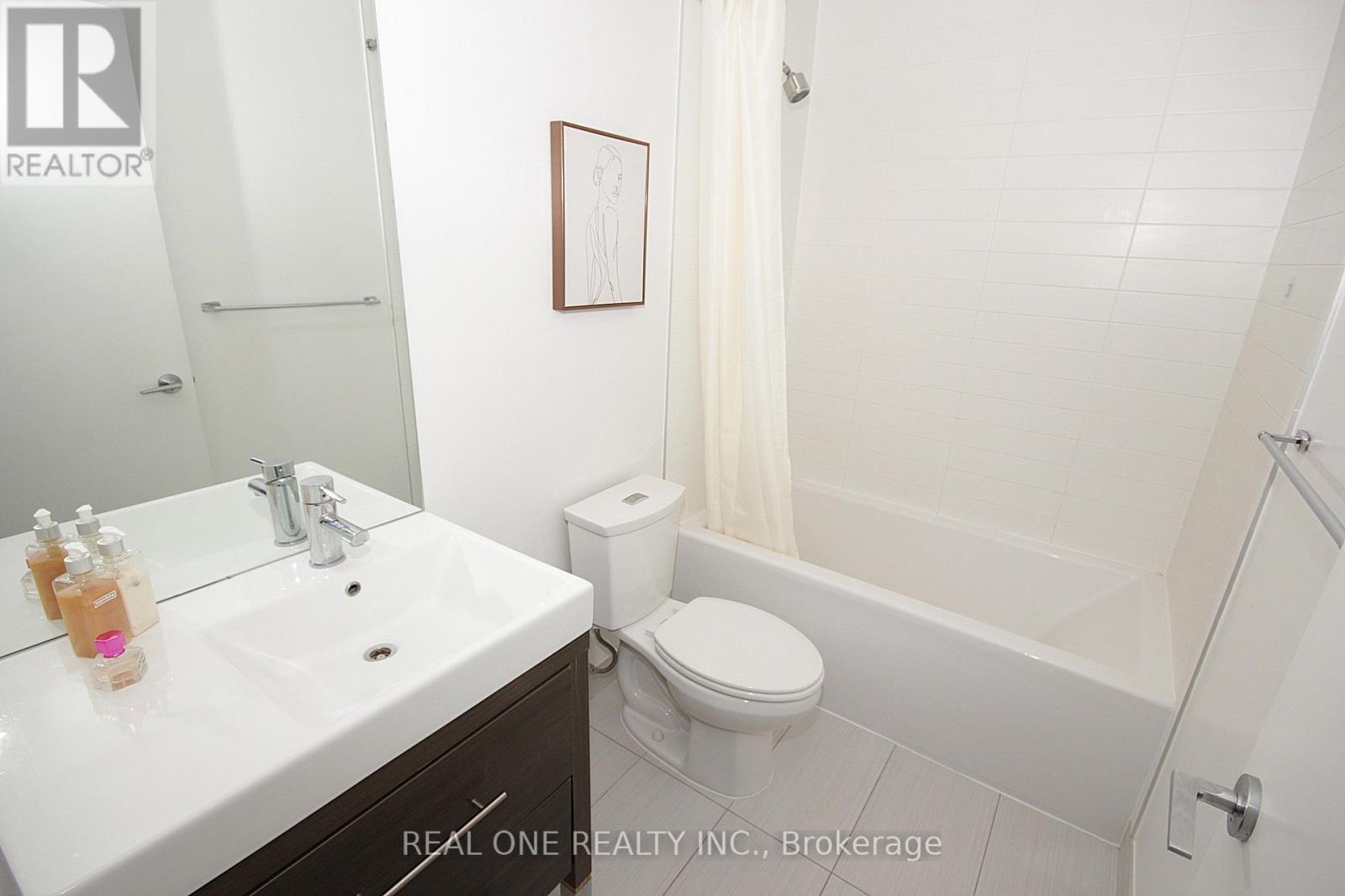 2611 - 66 Forest Manor Road Property Photo 17
