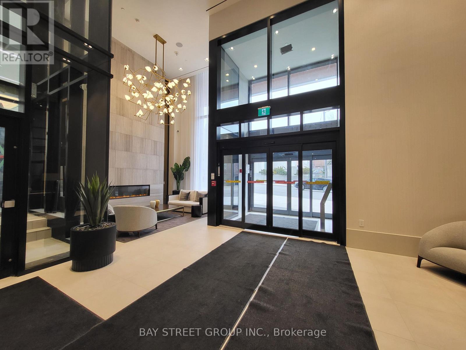 1222 - 2020 Bathurst Street Property Photo 4