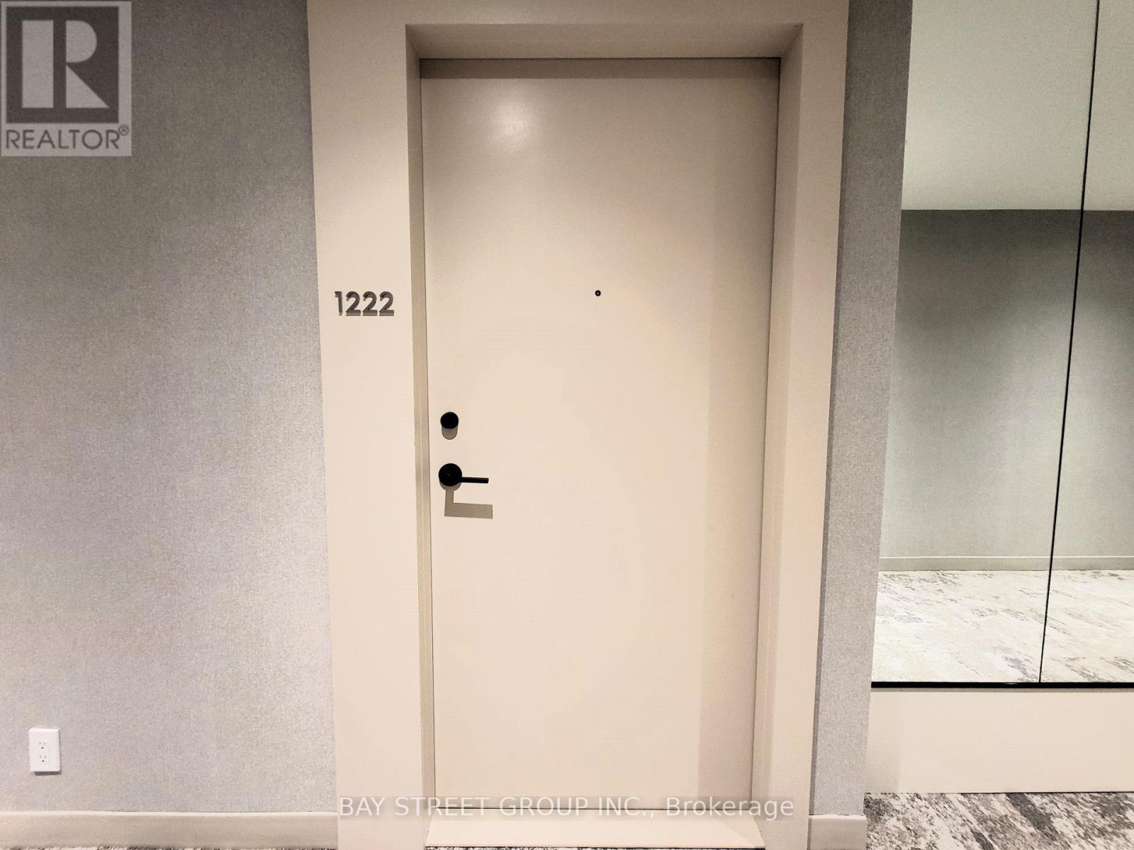 1222 - 2020 Bathurst Street Property Photo 6