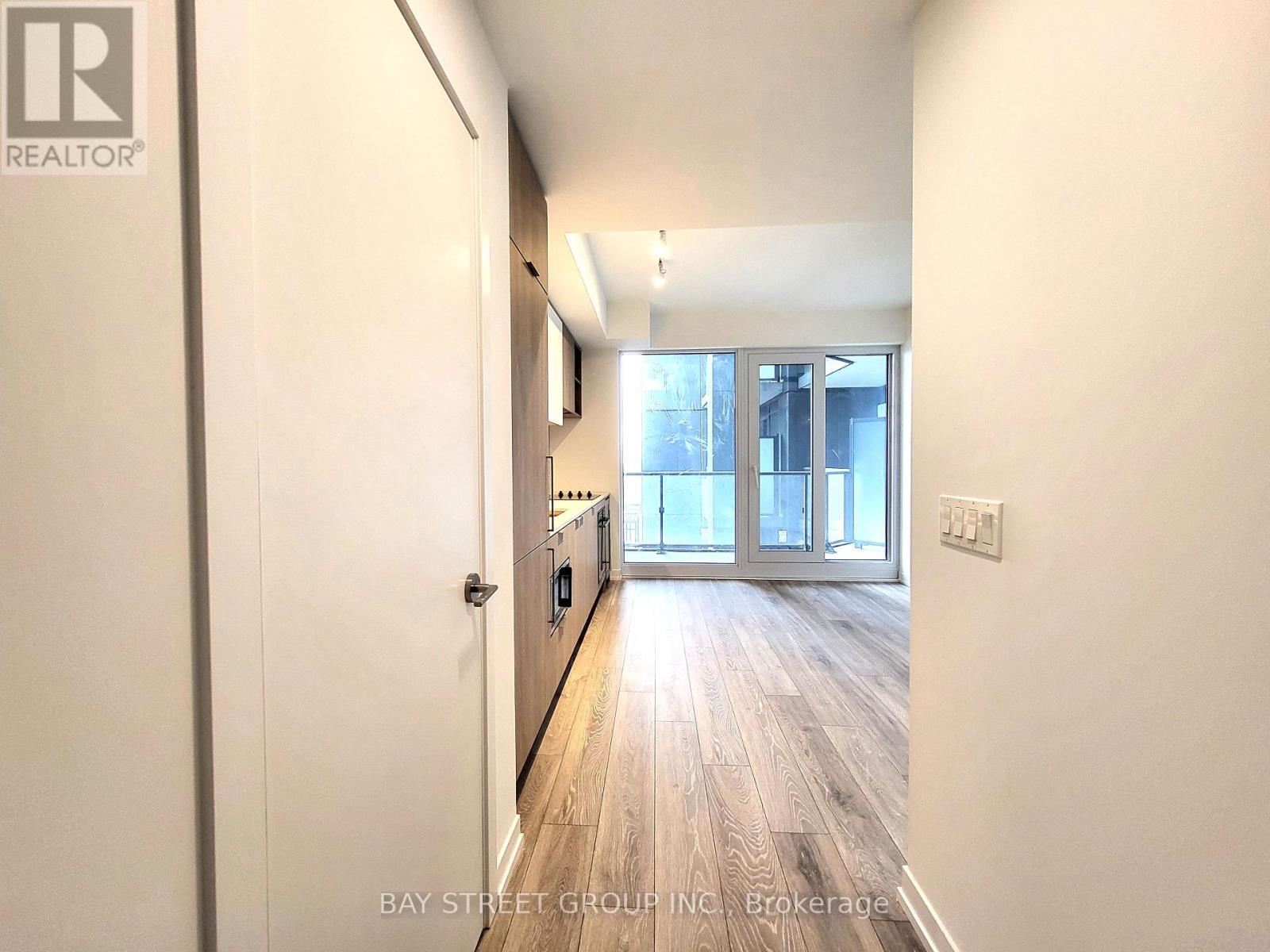 1222 - 2020 Bathurst Street Property Photo 8