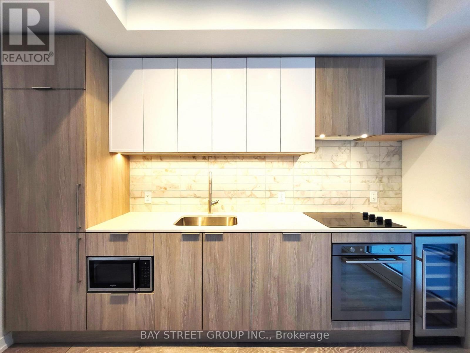 1222 - 2020 Bathurst Street Property Photo 13