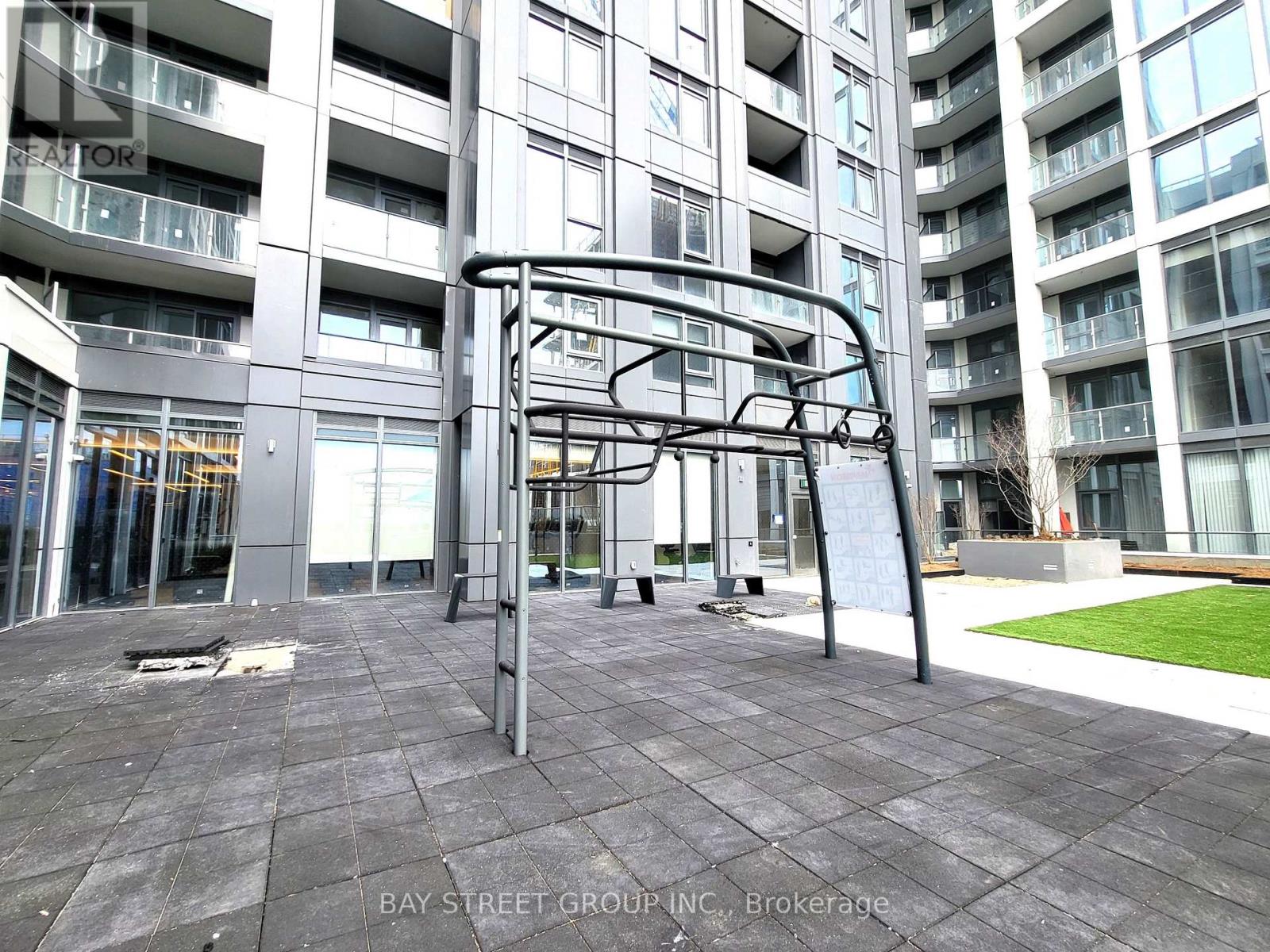 1222 - 2020 Bathurst Street Property Photo 27