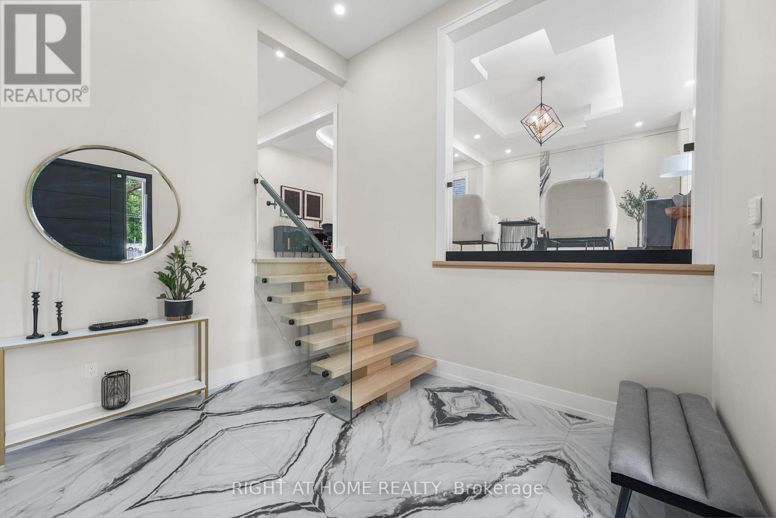 262 Senlac Road Property Photo 8
