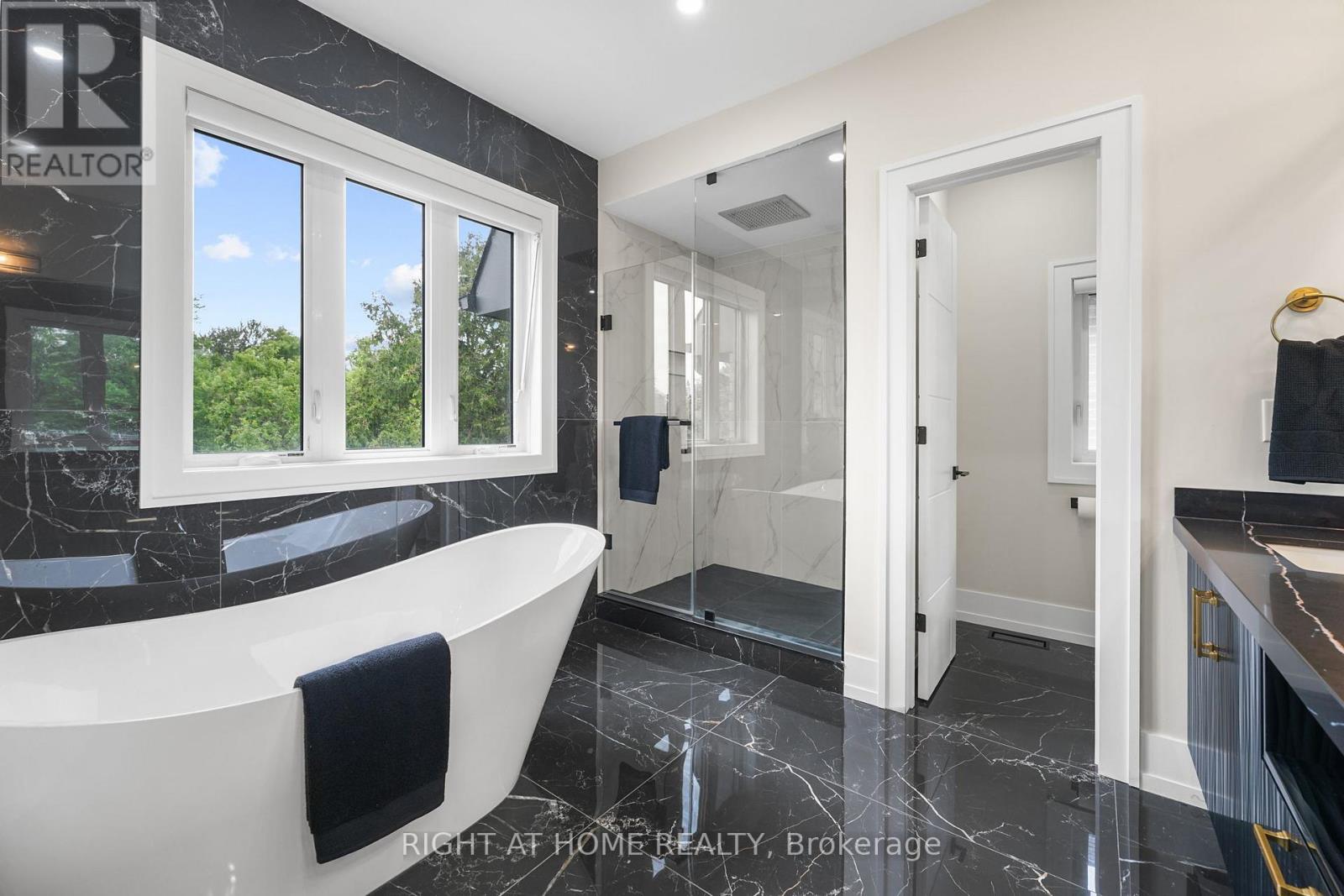 262 Senlac Road Property Photo 11