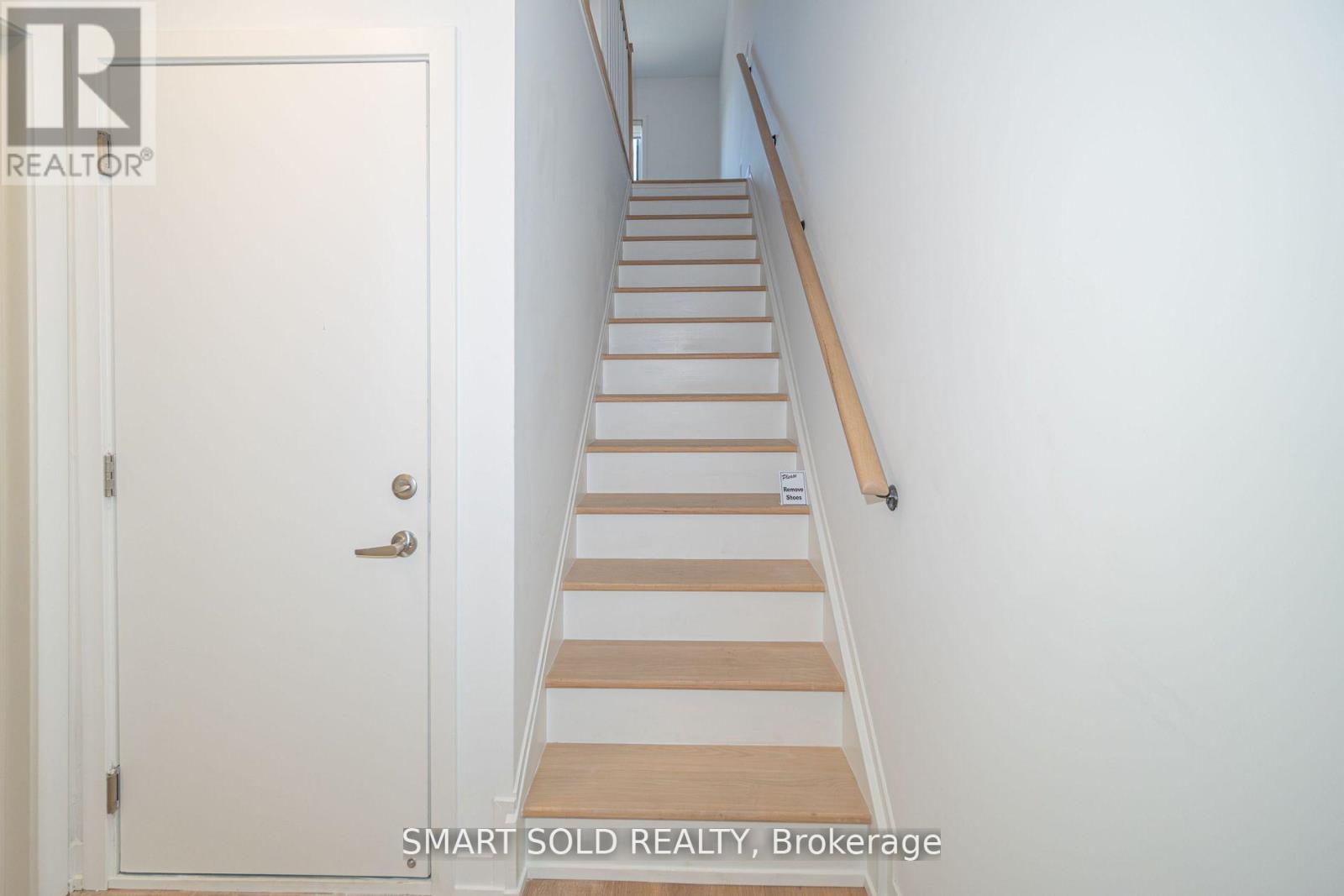 29 Spruce Pines Crescent Property Photo 8