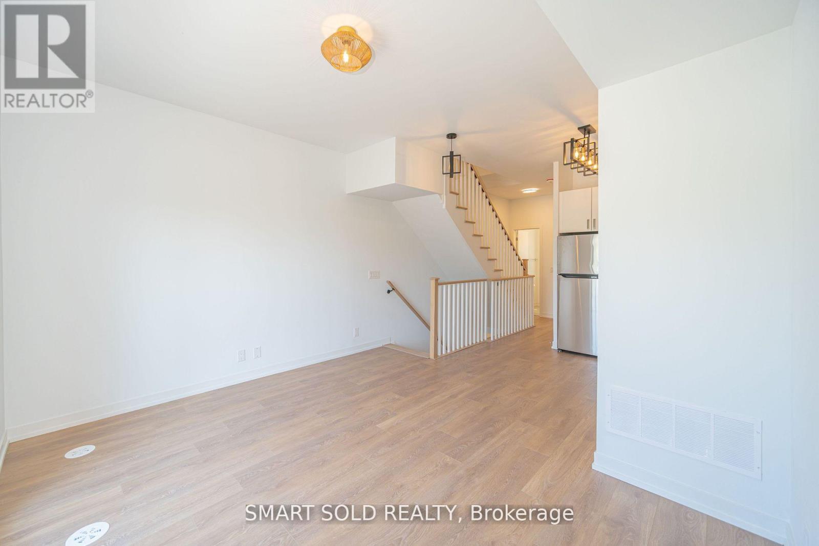 29 Spruce Pines Crescent Property Photo 16