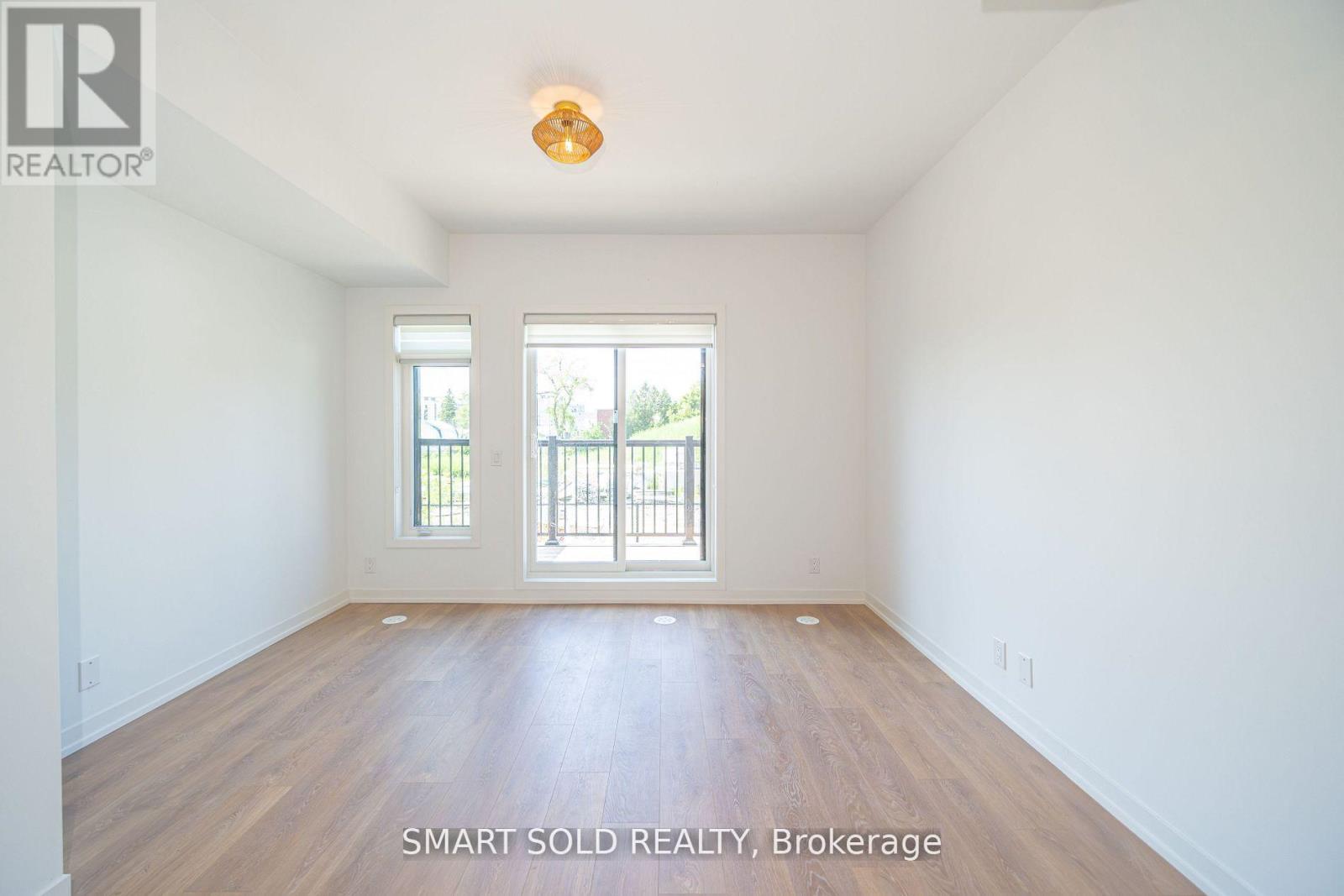 29 Spruce Pines Crescent Property Photo 17