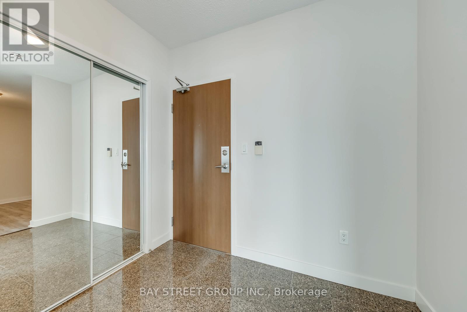 3912 - 35 Mariner Terrace Property Photo 6
