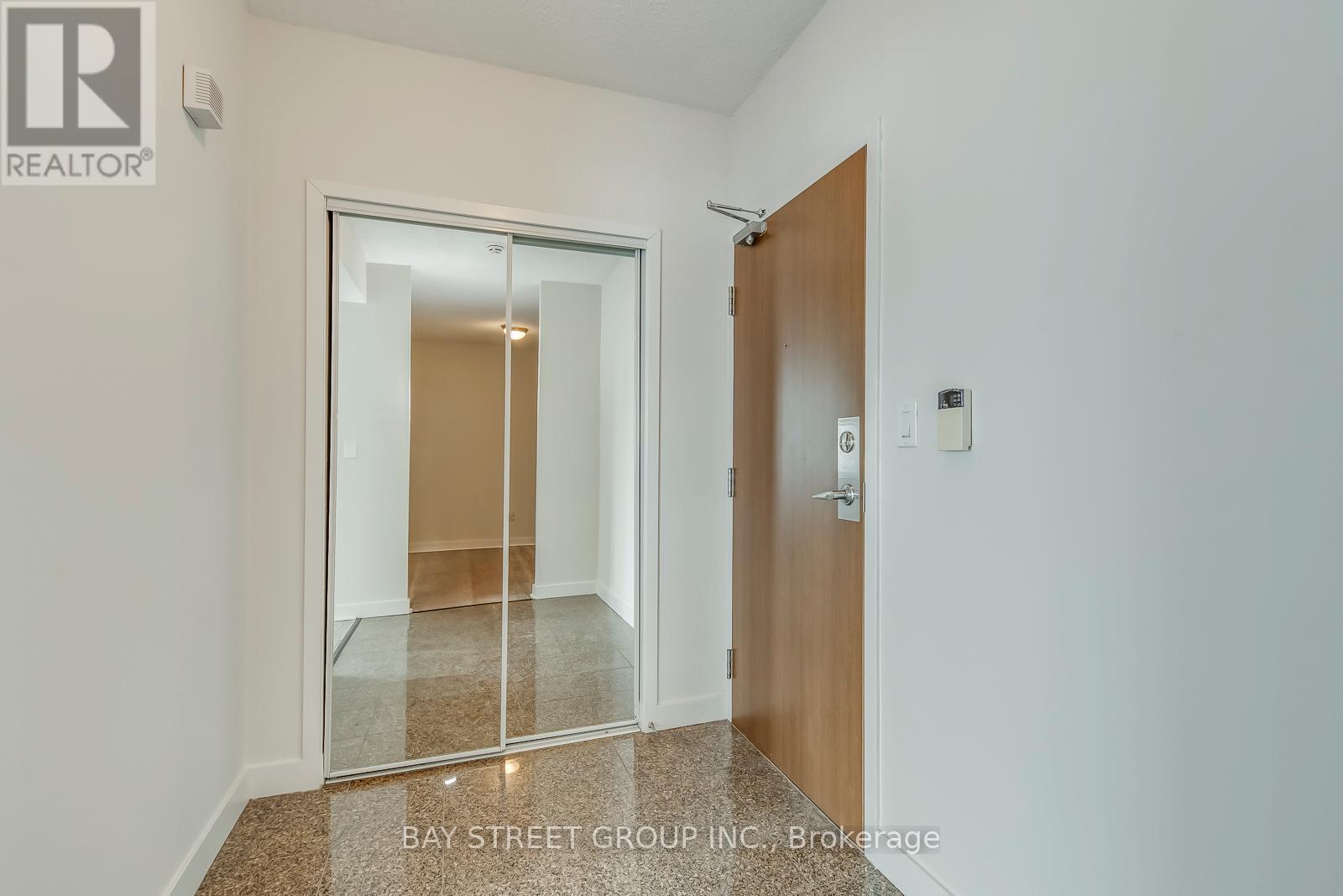 3912 - 35 Mariner Terrace Property Photo 7