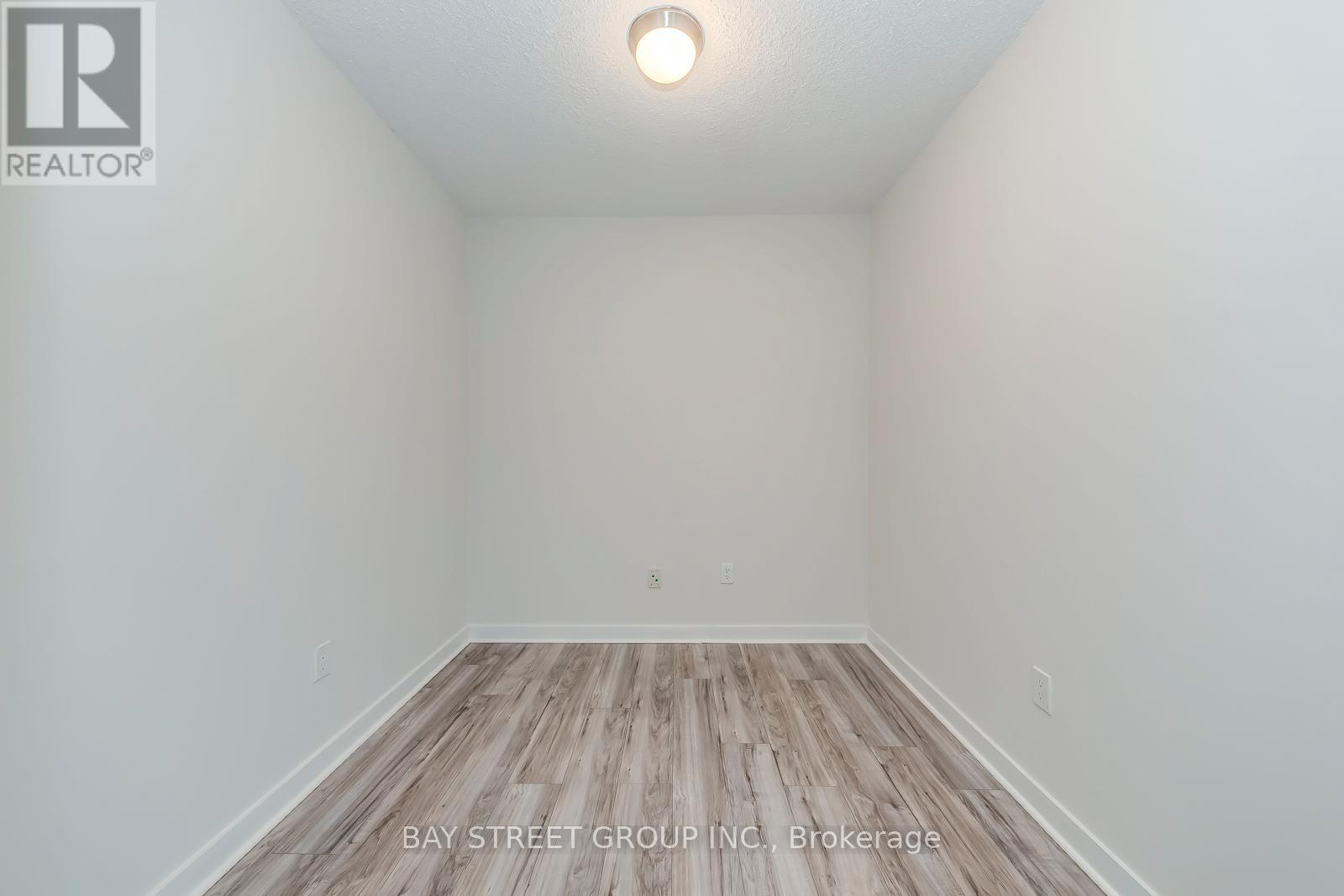 3912 - 35 Mariner Terrace Property Photo 8