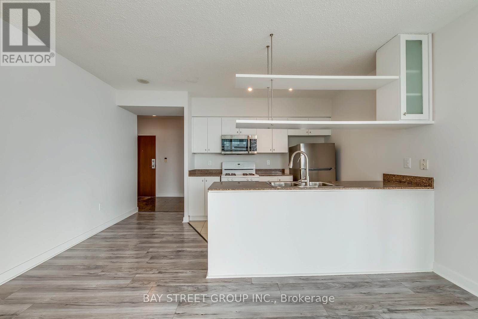 3912 - 35 Mariner Terrace Property Photo 10