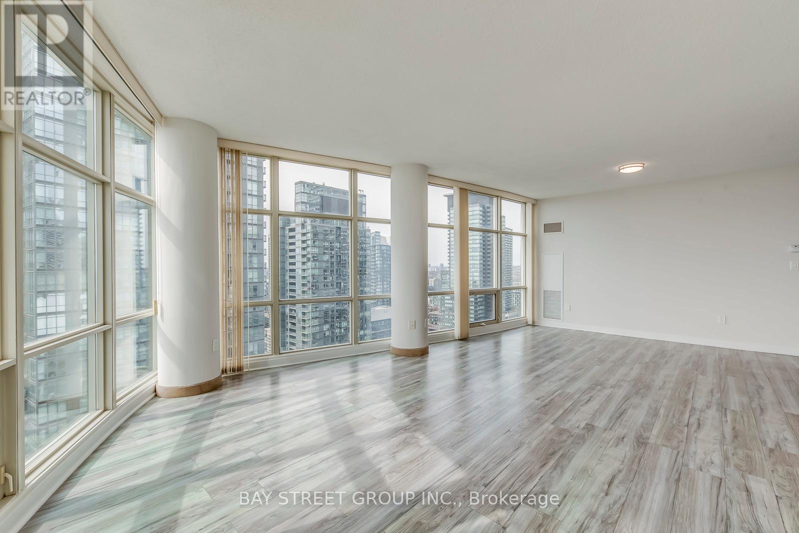 3912 - 35 Mariner Terrace Property Photo 19