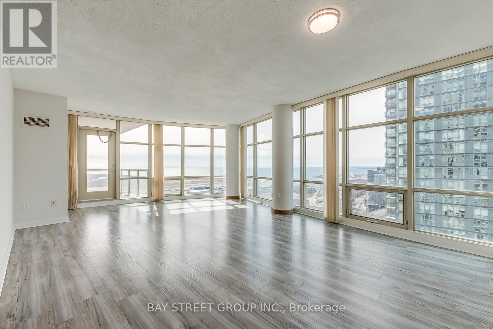 3912 - 35 Mariner Terrace Property Photo 20