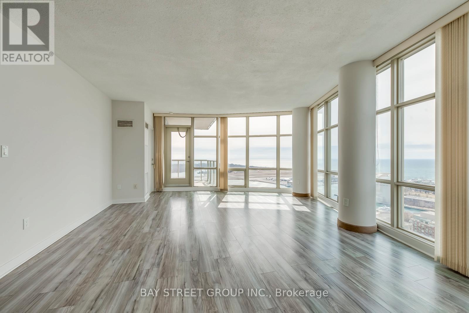 3912 - 35 Mariner Terrace Property Photo 21