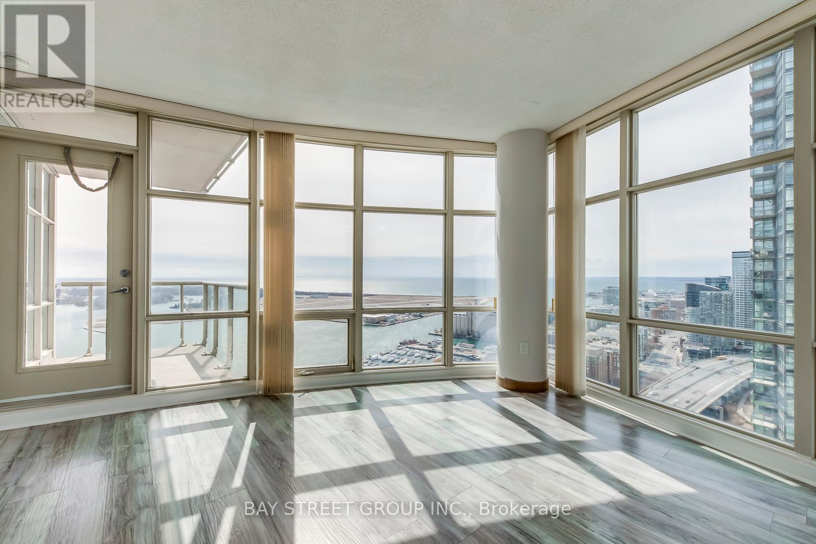 3912 - 35 Mariner Terrace Property Photo 23