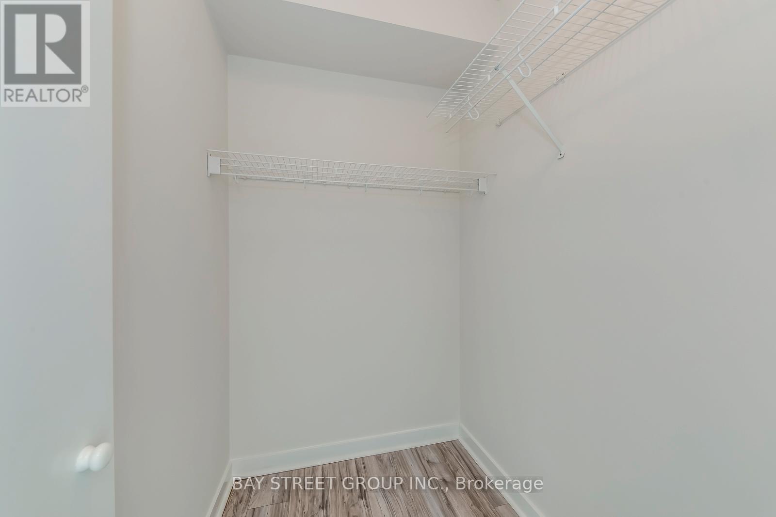 3912 - 35 Mariner Terrace Property Photo 35