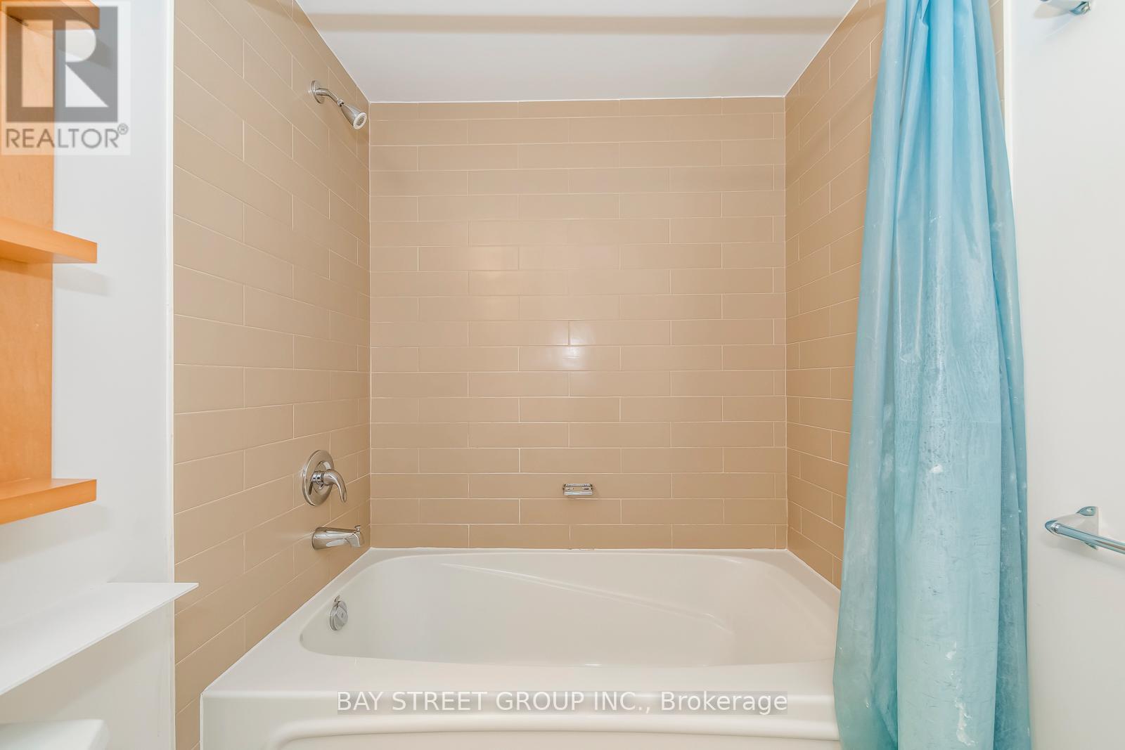 3912 - 35 Mariner Terrace Property Photo 37