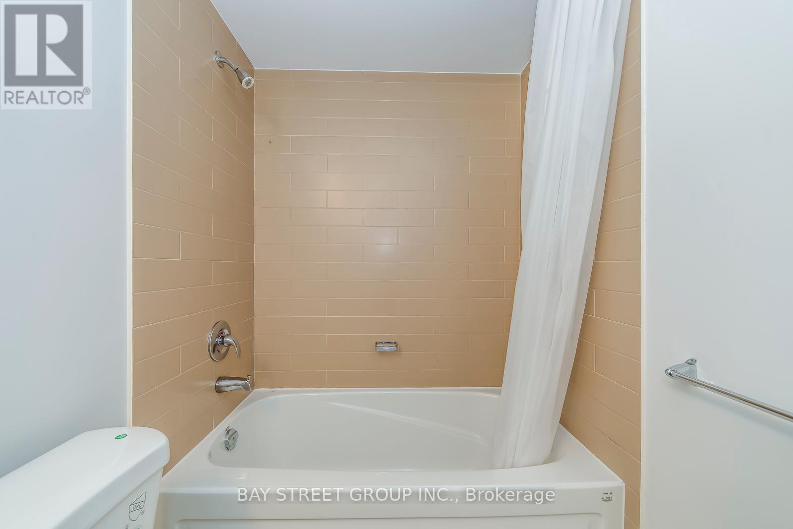 3912 - 35 Mariner Terrace Property Photo 41