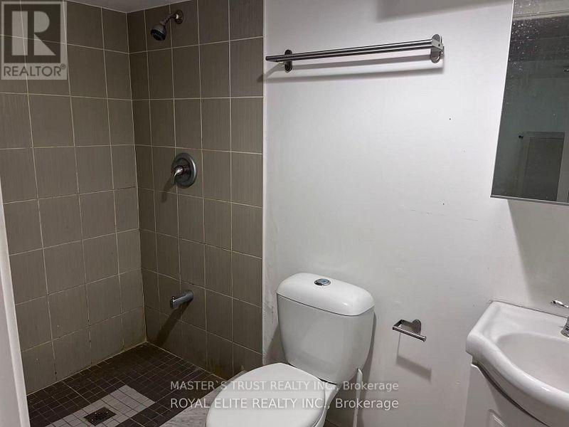 89 Finch Avenue E Property Photo 6