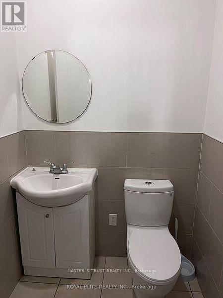 89 Finch Avenue E Property Photo 7