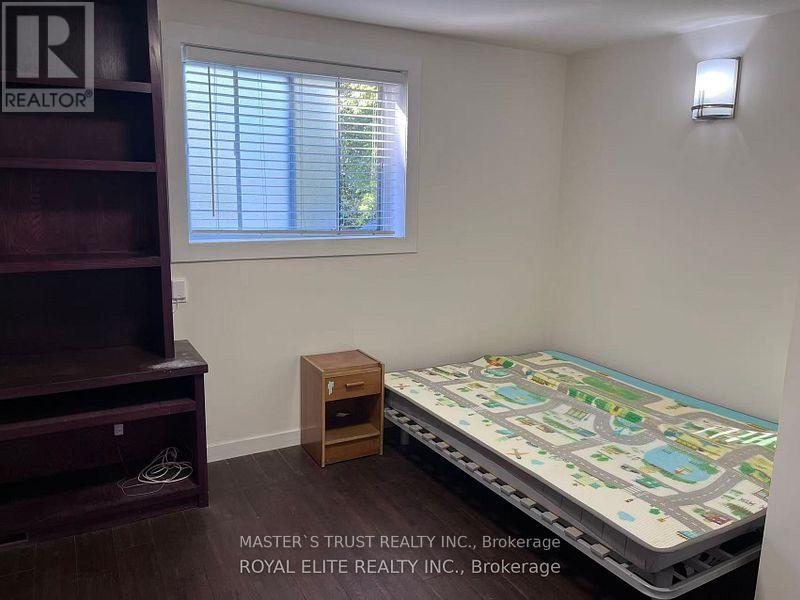 89 Finch Avenue E Property Photo 8