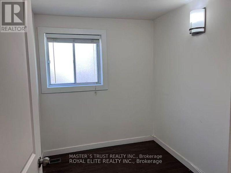 89 Finch Avenue E Property Photo 12
