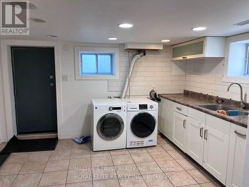 89 Finch Avenue E Property Photo 15