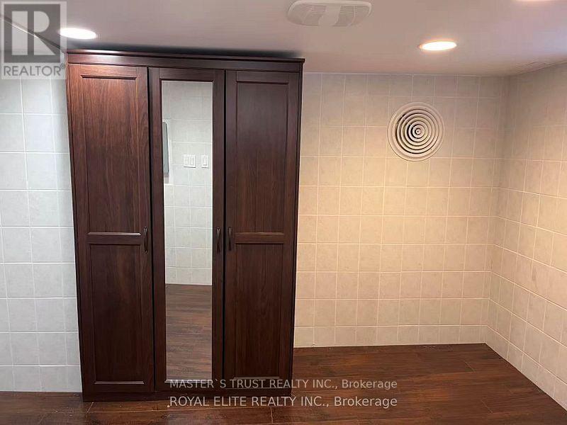 89 Finch Avenue E Property Photo 17