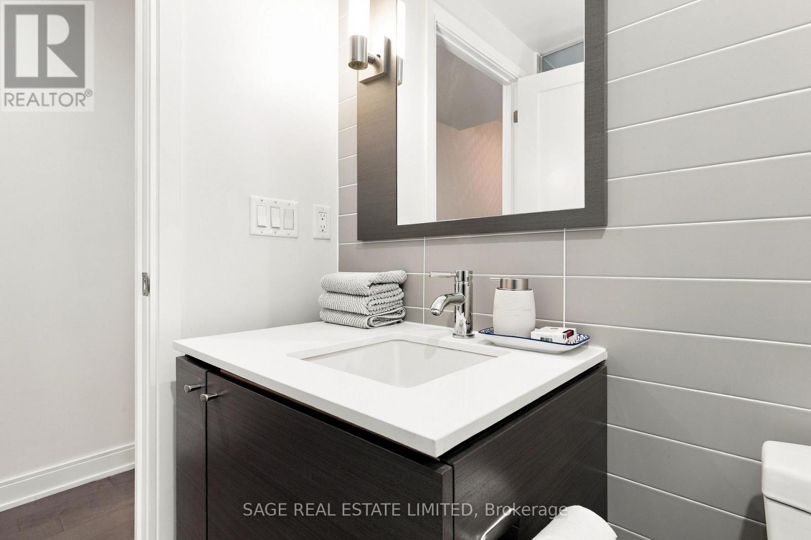 417 - 55 Front Street E Property Photo 26