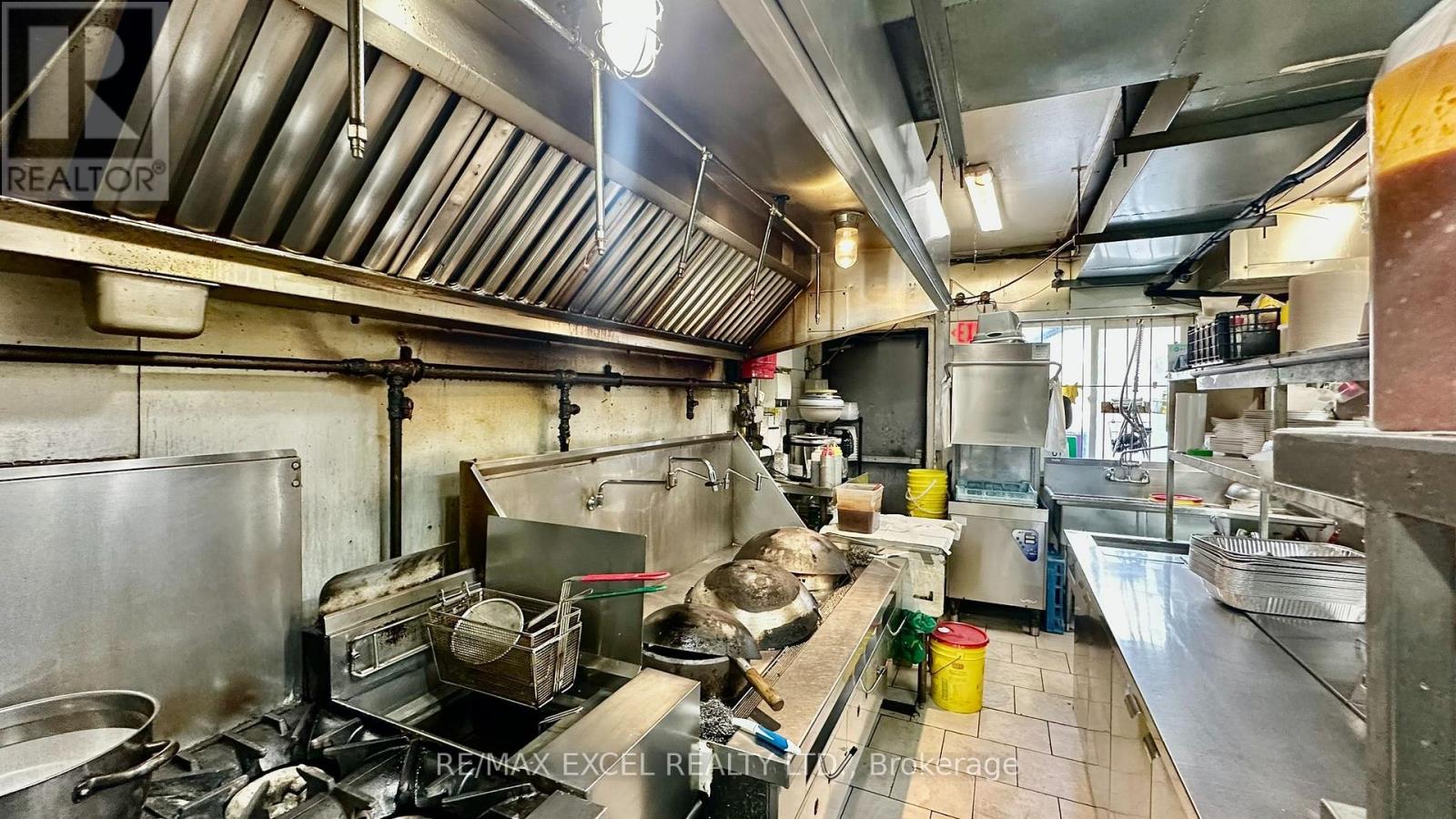 4704 Yonge Street Property Photo 7