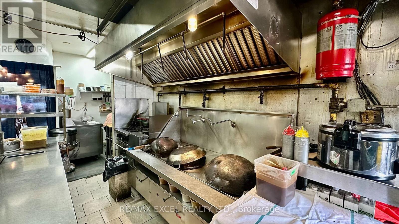 4704 Yonge Street Property Photo 8
