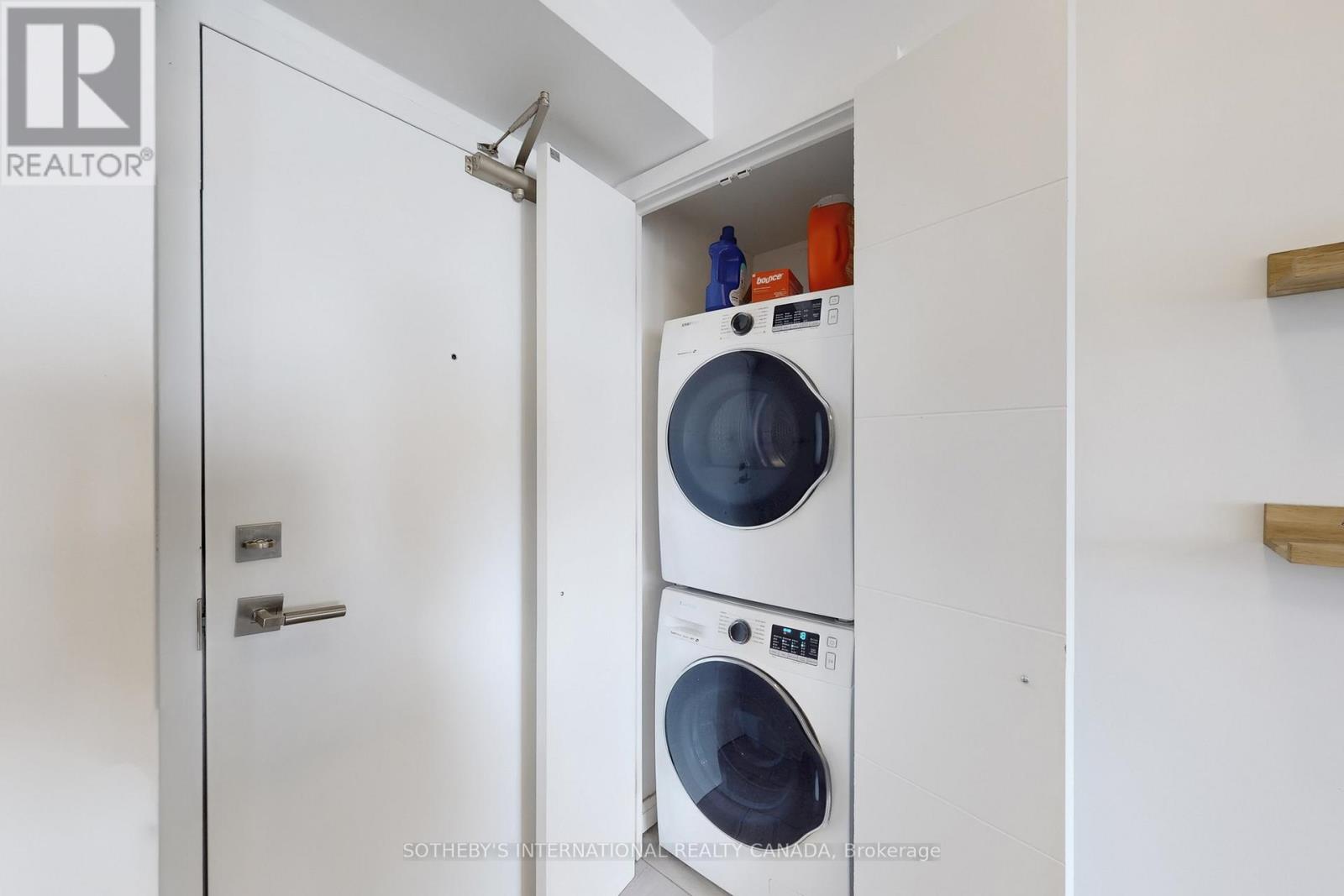 501 - 109 Front Street E Property Photo 25