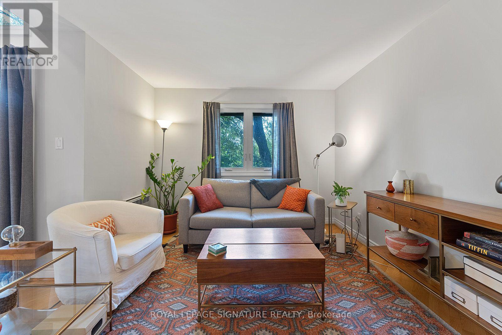 2 - 359 Albany Avenue Property Photo 4