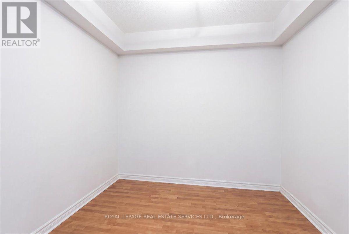 317 - 28 William Carson Crescent Property Photo 10