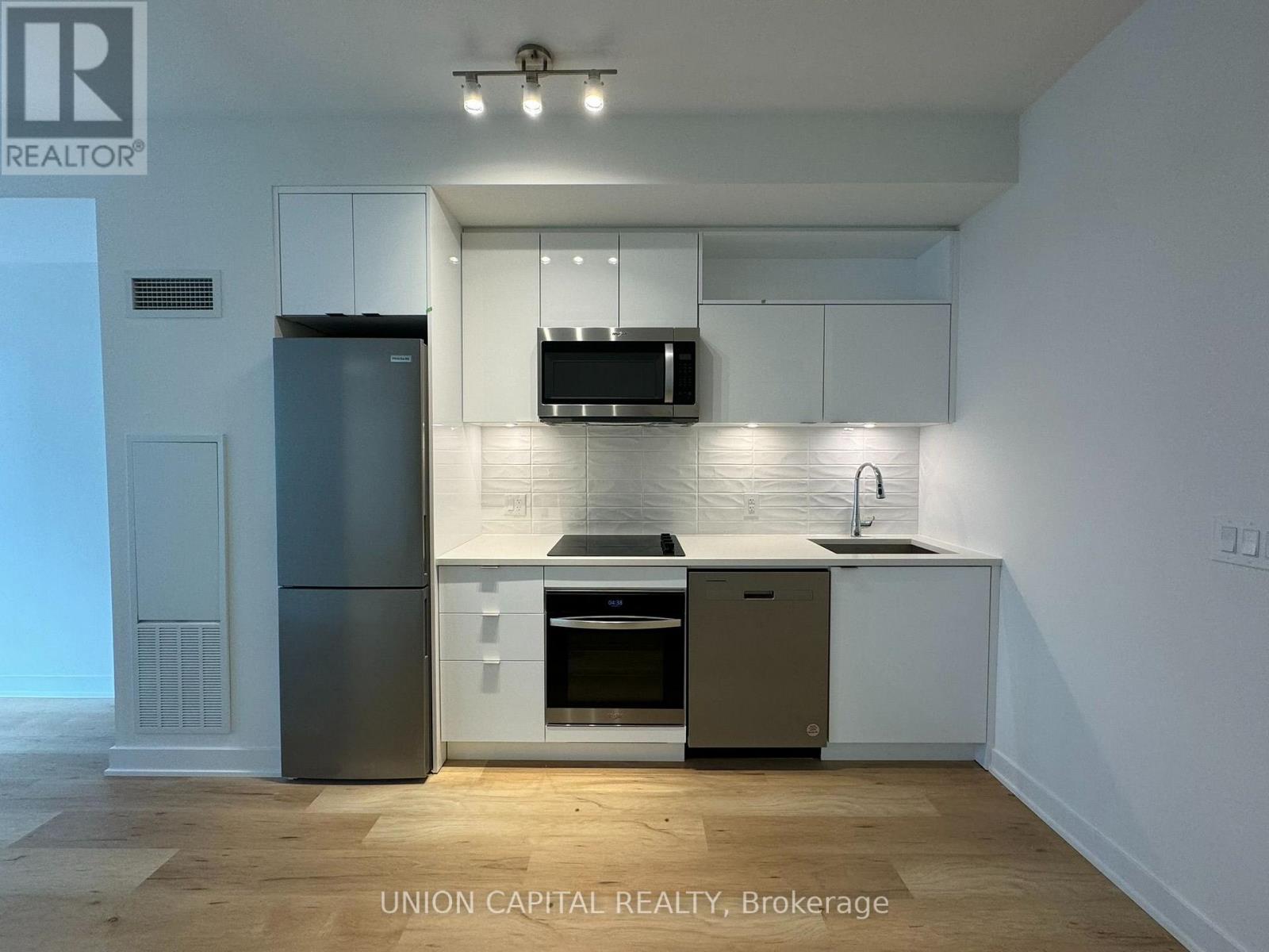 629 - 60 Princess Street Property Photo 2