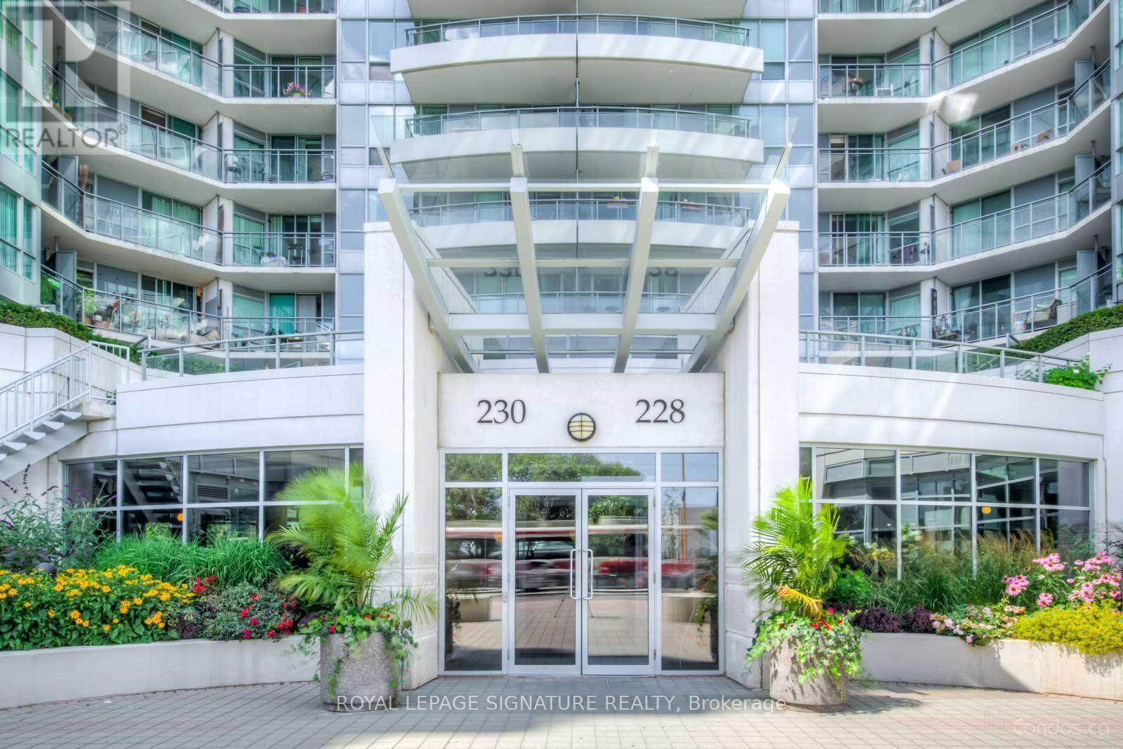 805 - 228 Queens Quay W Property Photo 2