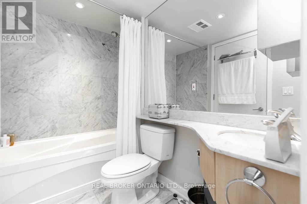 M04 - 350 Wellington Street W Property Photo 14