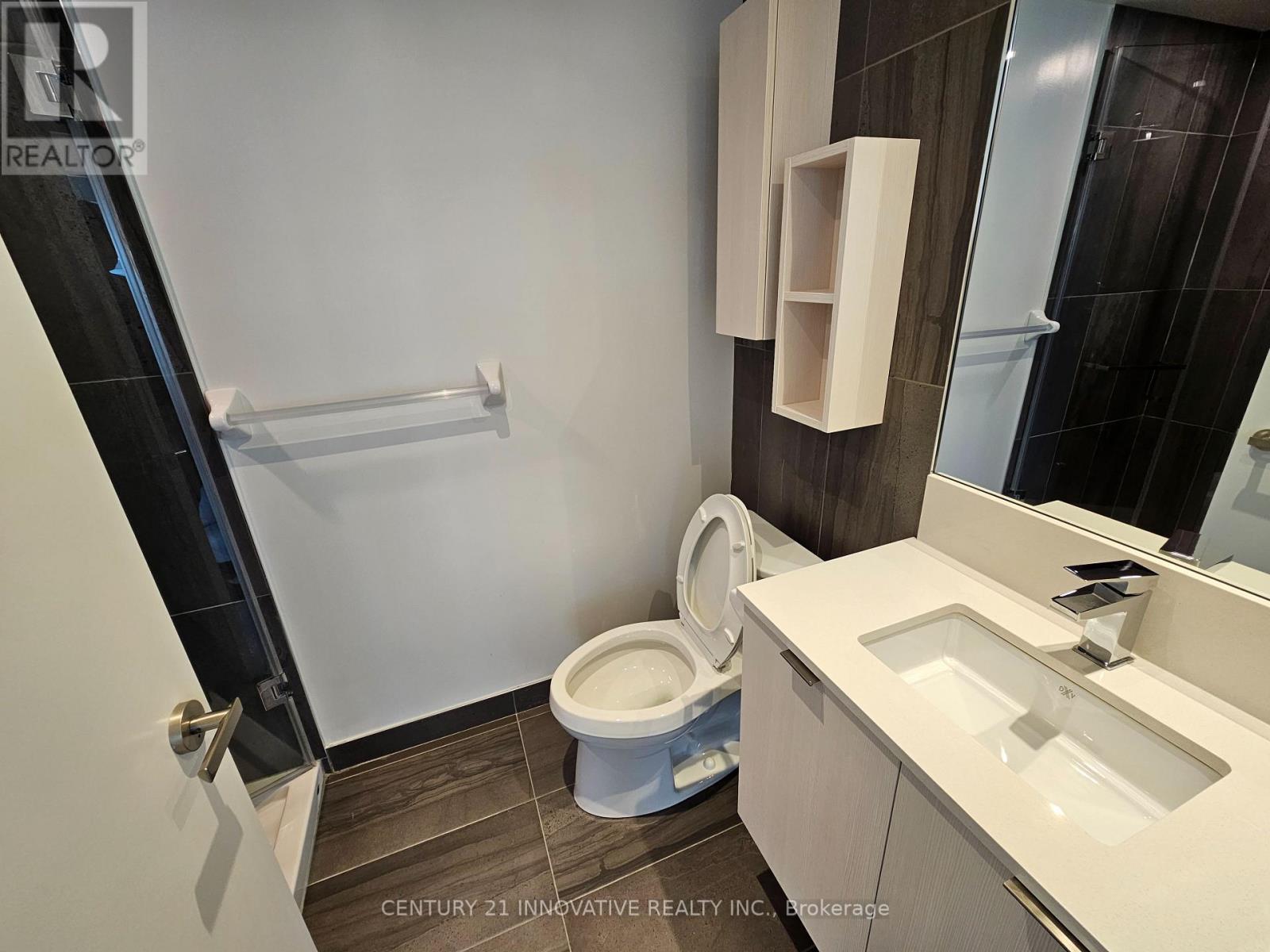 3307 - 99 Broadway Avenue Property Photo 8