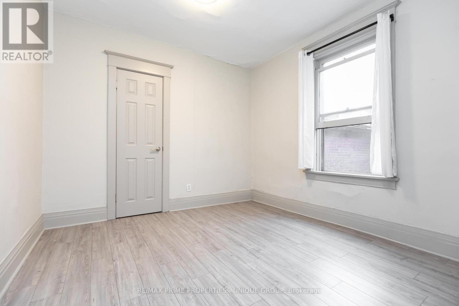 2 - 365 Clinton Street Property Photo 20