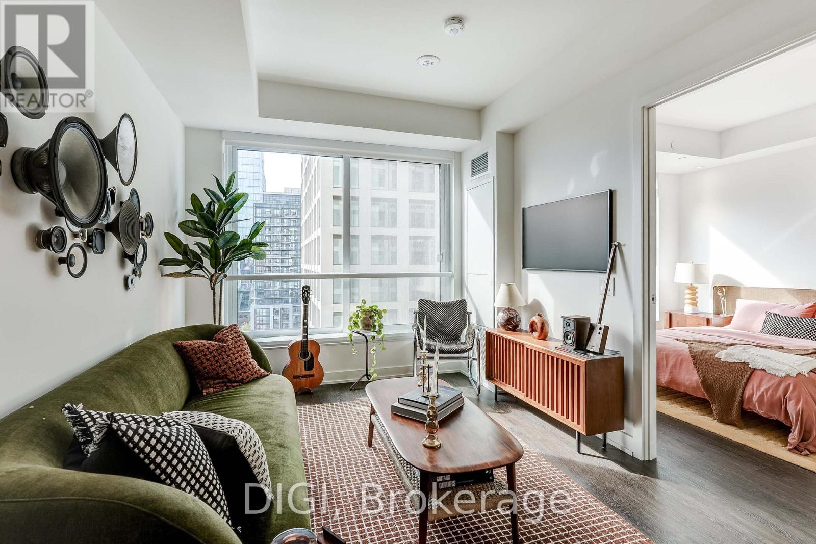 Q702 - 120 Ontario Street Property Photo 10