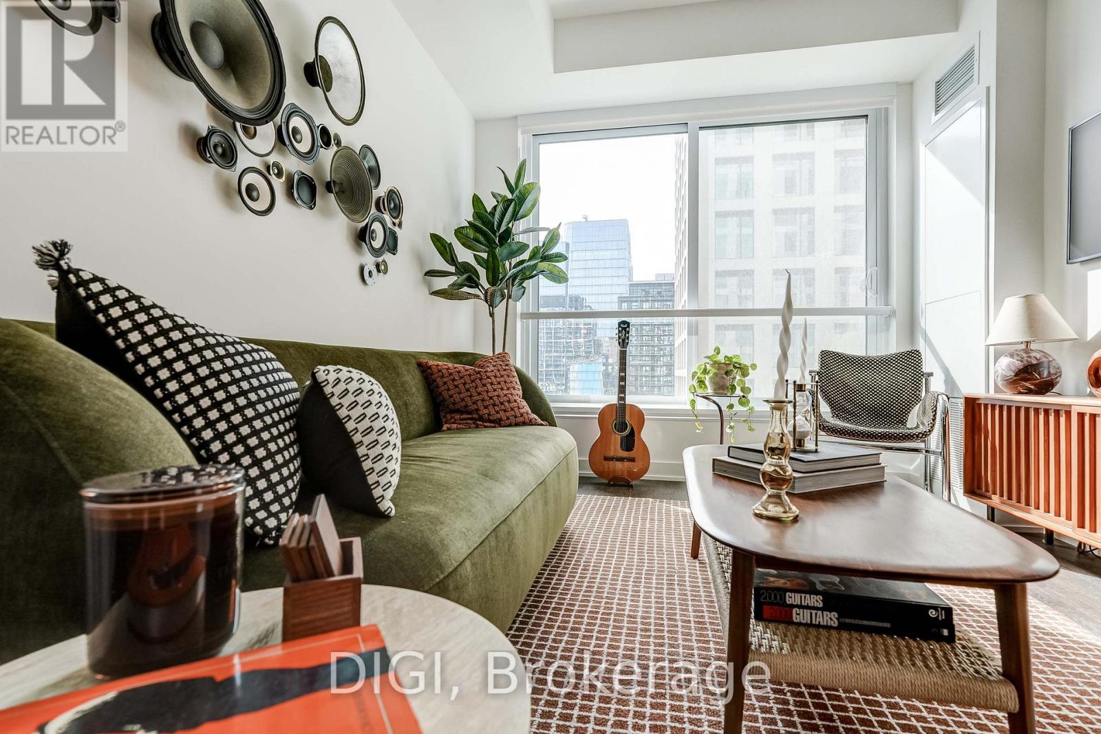 Q702 - 120 Ontario Street Property Photo 11