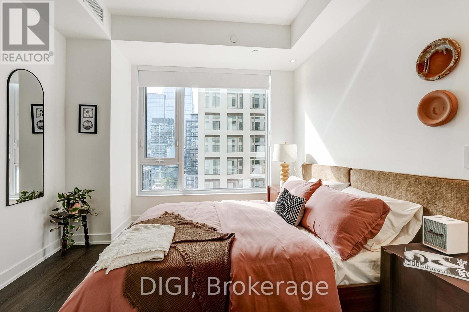 Q702 - 120 Ontario Street Property Photo 13