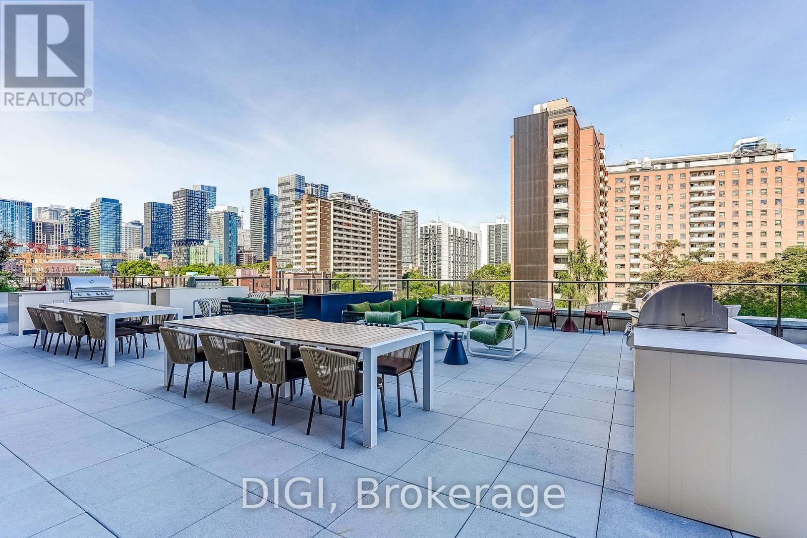 Q702 - 120 Ontario Street Property Photo 45