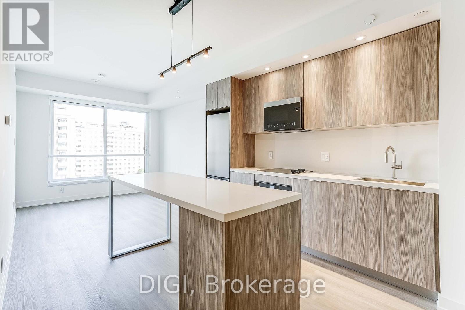 Q820 - 120 Ontario Street Property Photo 1