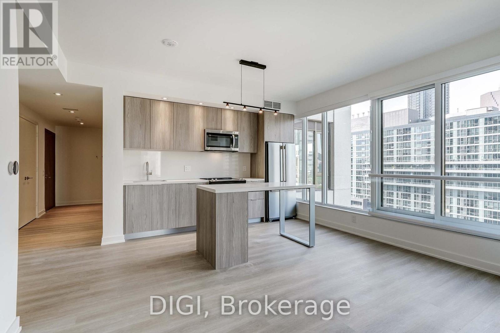 Q817 - 120 Ontario Street Property Photo 1