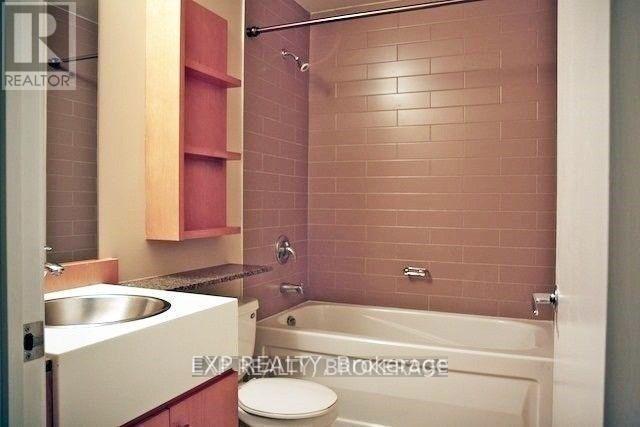 302 - 9 Spadina Avenue Property Photo 5