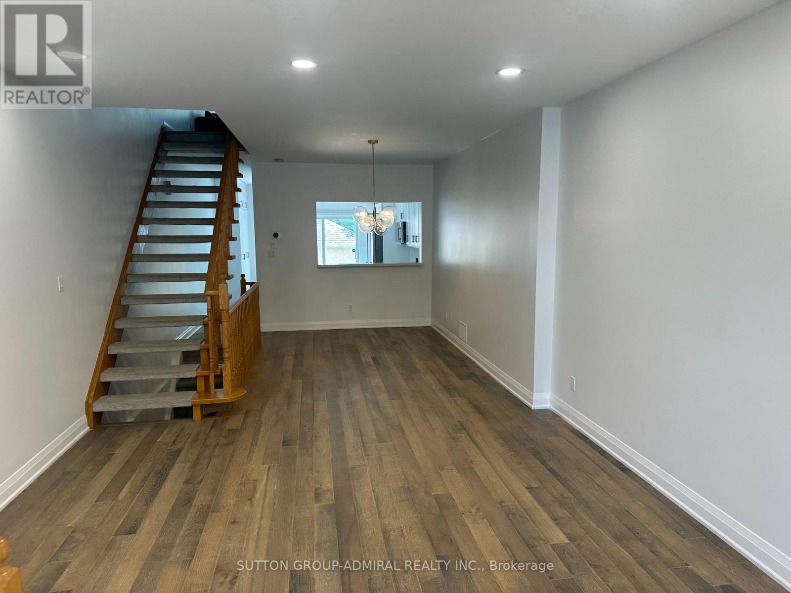14 - 757 Sheppard--main Avenue W Property Photo 3